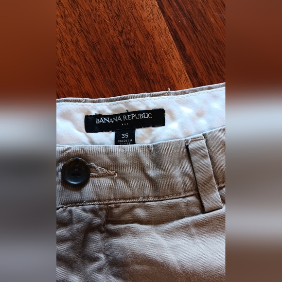 BANANA REPUBLIC SHORTS - Picture 2 of 5